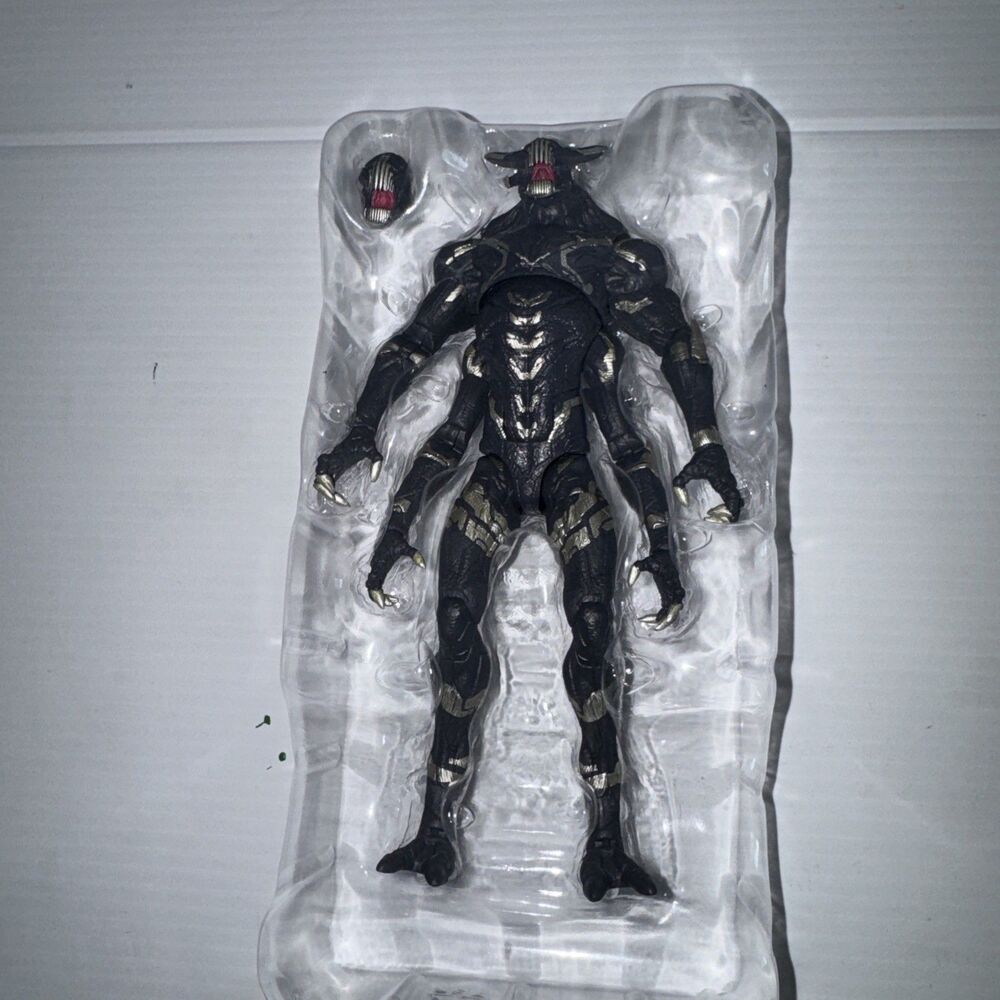 Marvel Legends Avengers Infinity War Outrider Leader Loose Complete